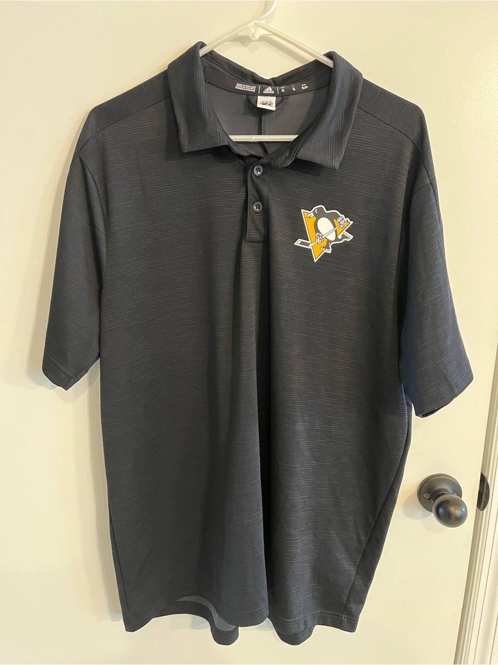 Men’s size XL Adidas Climacool Pittsburgh Penguins Polo